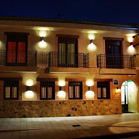 Apartamentos Turisticos Mirayuste Guadalupe  Eksteriør bilde