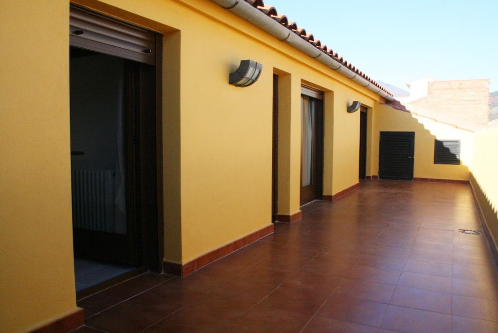 Apartamentos Turisticos Mirayuste Guadalupe  Eksteriør bilde