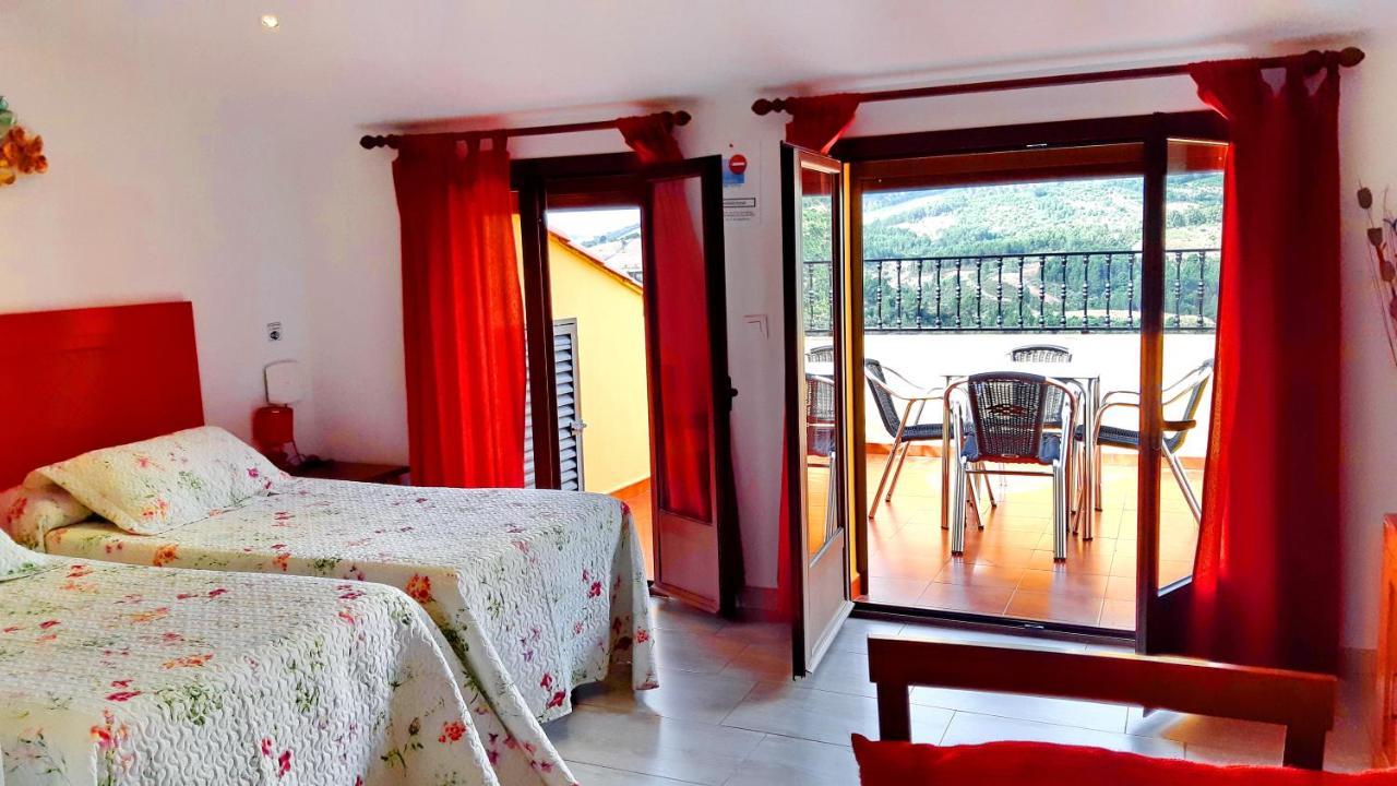 Apartamentos Turisticos Mirayuste Guadalupe  Eksteriør bilde