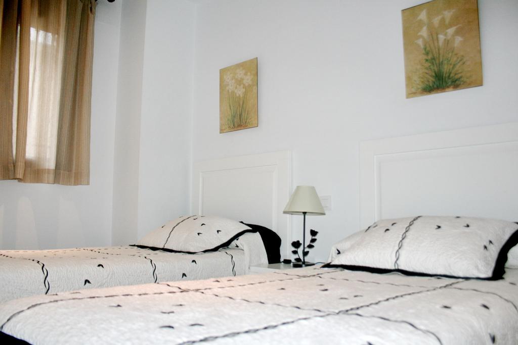 Apartamentos Turisticos Mirayuste Guadalupe  Eksteriør bilde
