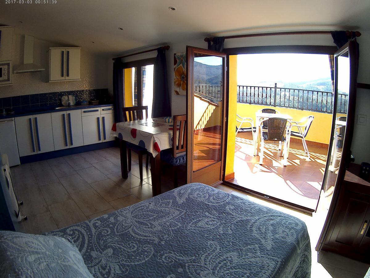 Apartamentos Turisticos Mirayuste Guadalupe  Eksteriør bilde
